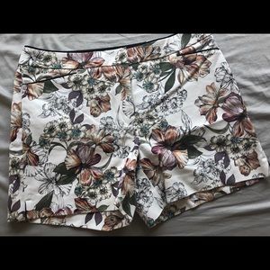 White House Black Market White and Olive Short